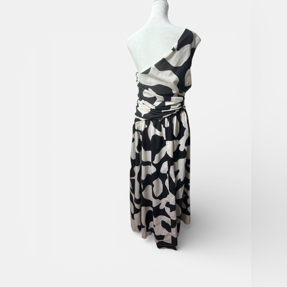 Abercrombie & Fitch Black & White Geo Print Maxi Dress - Size LP - Picture 5 of 9